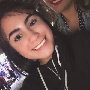 Meet your Posher, Stephanie